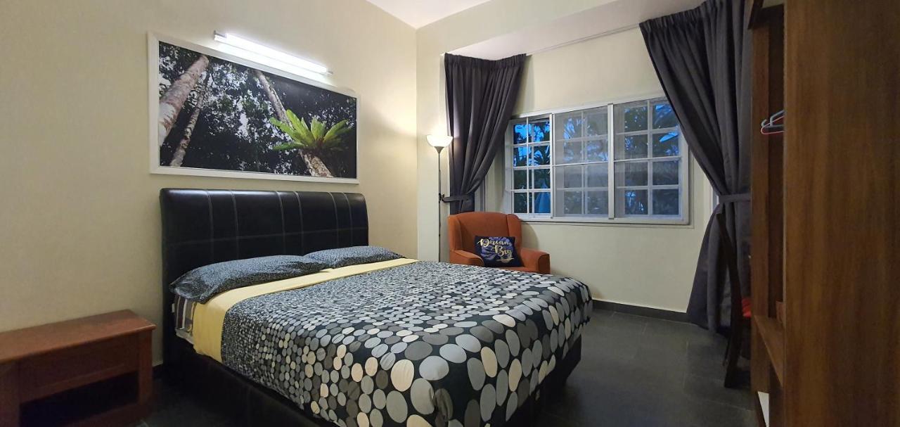 Gerard'S "Backpackers" Roomstay No Children Adults Only Cameron Highlands Esterno foto